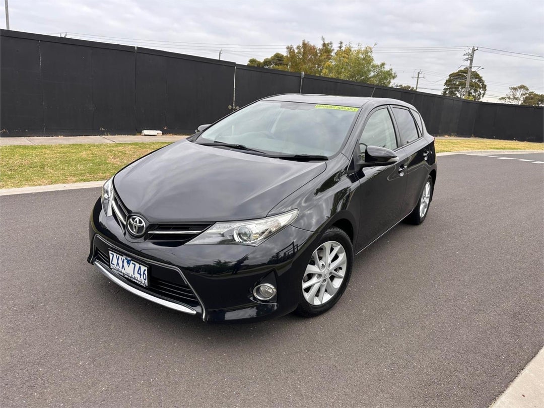 2013 Toyota Corolla Ascent Sport, Automatic, 182670 km, Photo 2