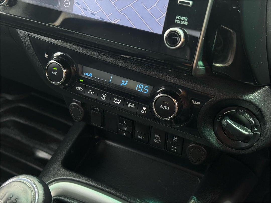 2020 Toyota Hilux Sr5, Manual, 119492 km, 