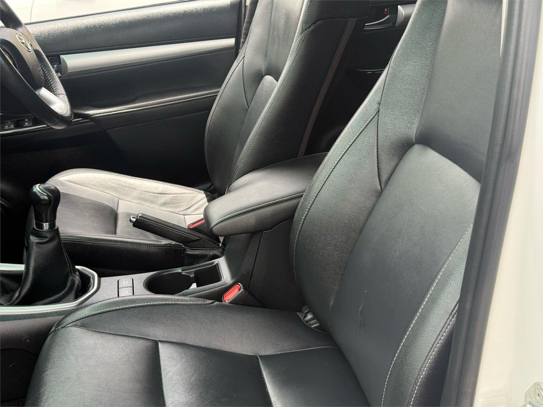 2020 Toyota Hilux Sr5, Manual, 119492 km, 