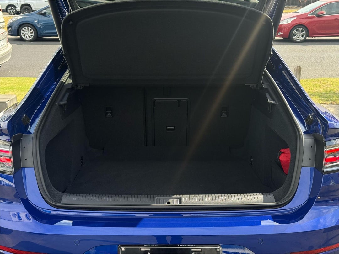 2023 Volkswagen Arteon Sports, Automatic, 5630 km, 