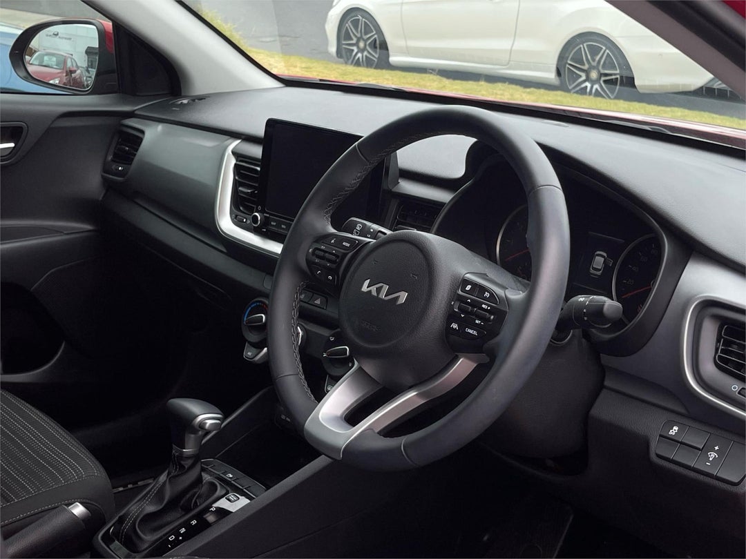 2022 Kia Stonic Sport, Automatic, 6400 km, 
