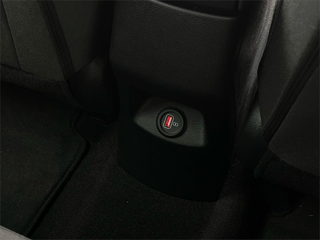 2022 Kia Stonic Sport, Automatic, 6400 km, 