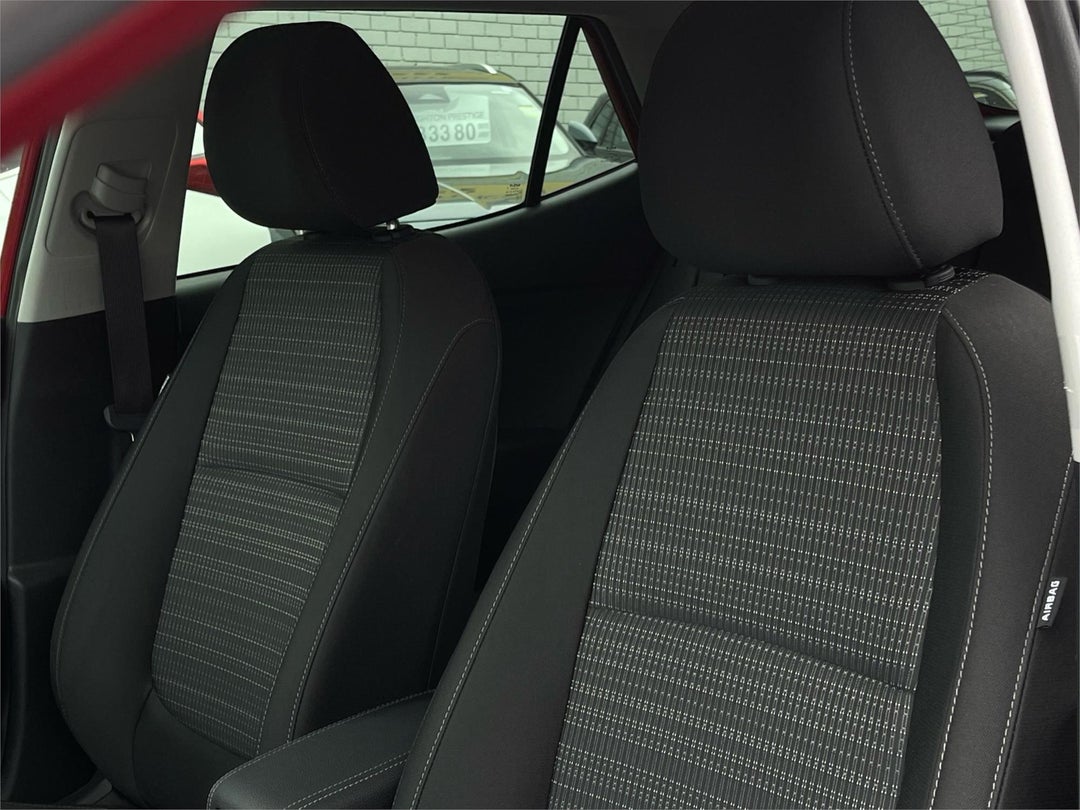 2022 Kia Stonic Sport, Automatic, 6400 km, 