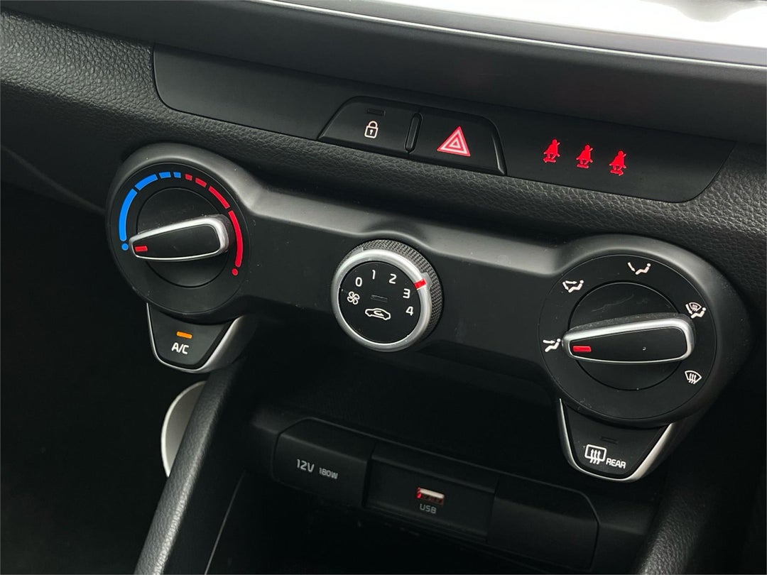 2022 Kia Stonic Sport, Automatic, 6400 km, 