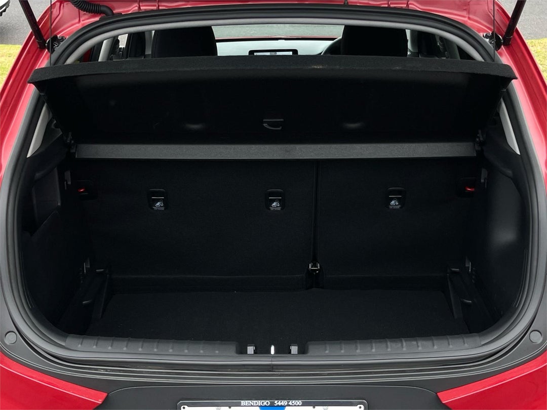 2022 Kia Stonic Sport, Automatic, 6400 km, 