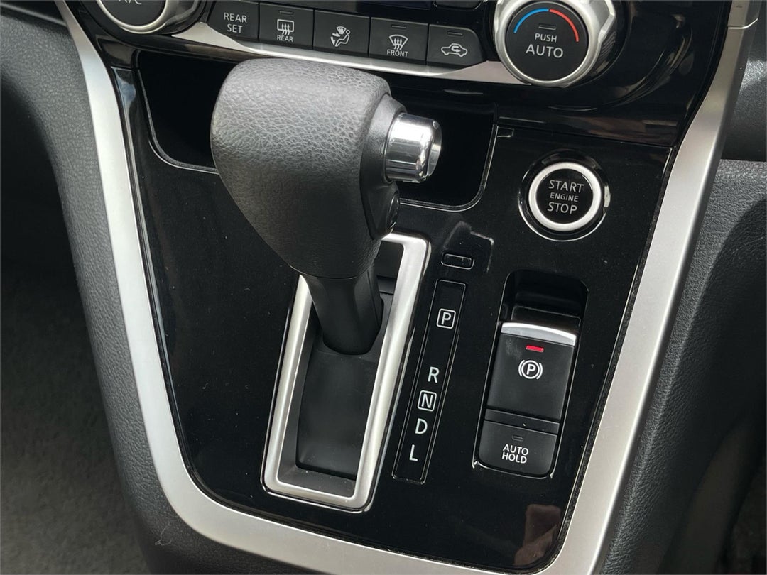 2016 Nissan Serena Serena, Automatic, 99323 km, Photo 27