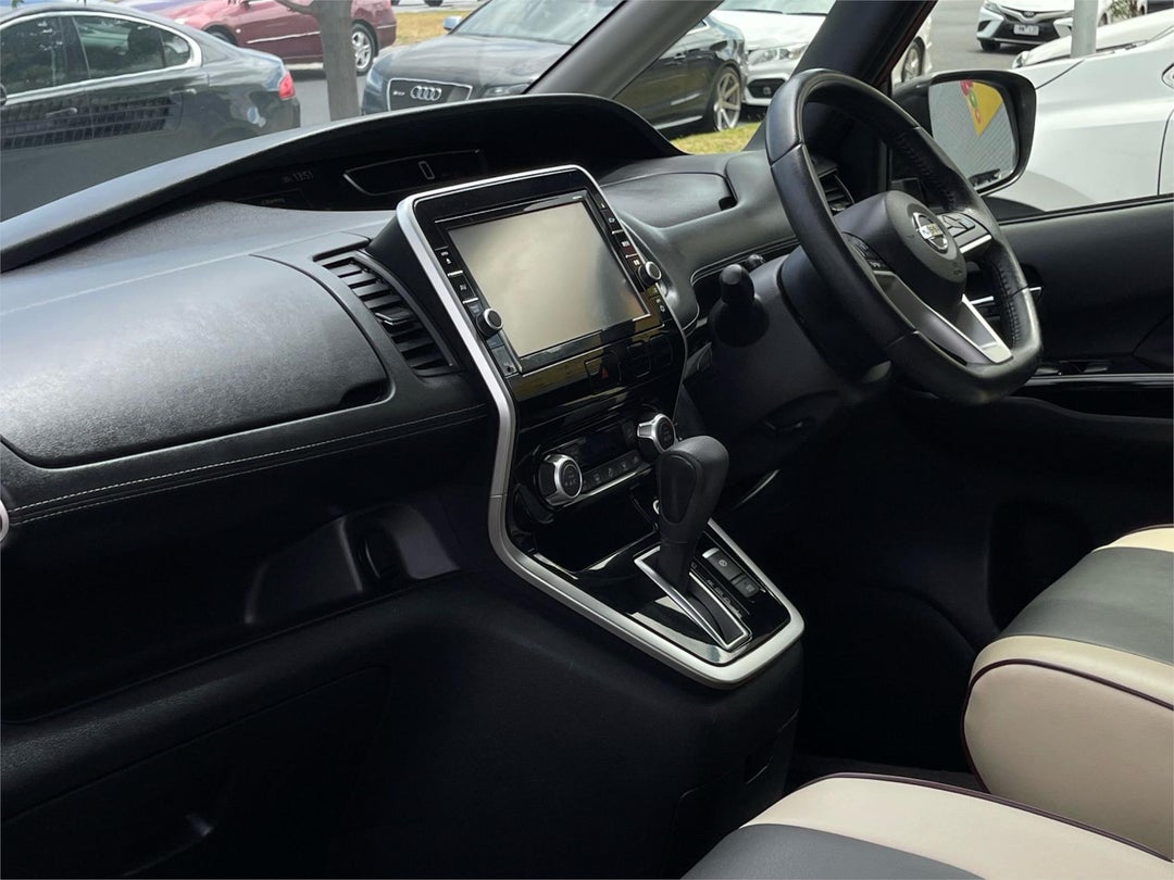 2016 Nissan Serena Serena, Automatic, 99323 km, Photo 20