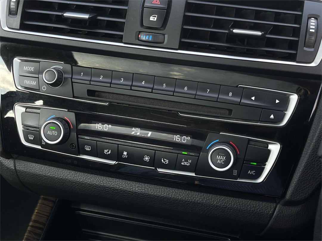 2015 BMW 220d Luxury Line, Automatic, 102638 km, 