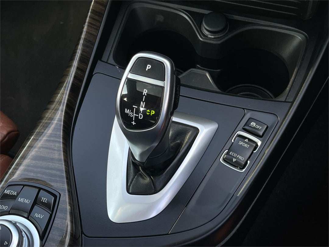 2015 BMW 220d Luxury Line, Automatic, 102638 km, 