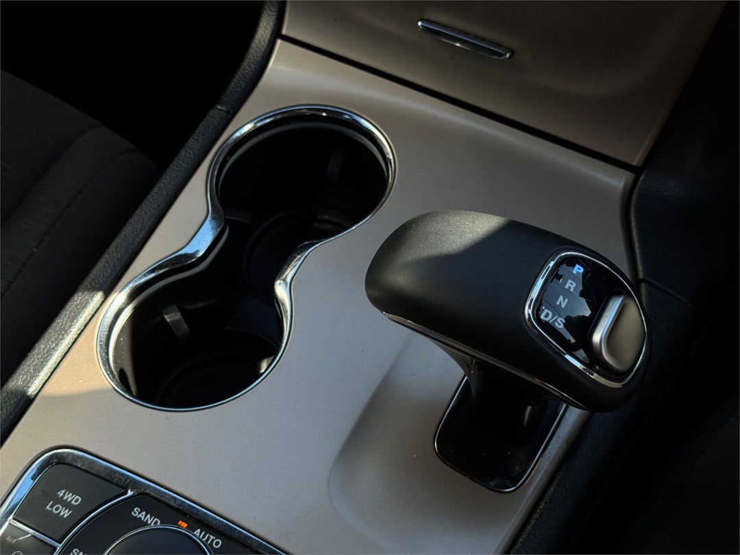 2015 Jeep Grand Cherokee Laredo, Automatic, 83569 km, 