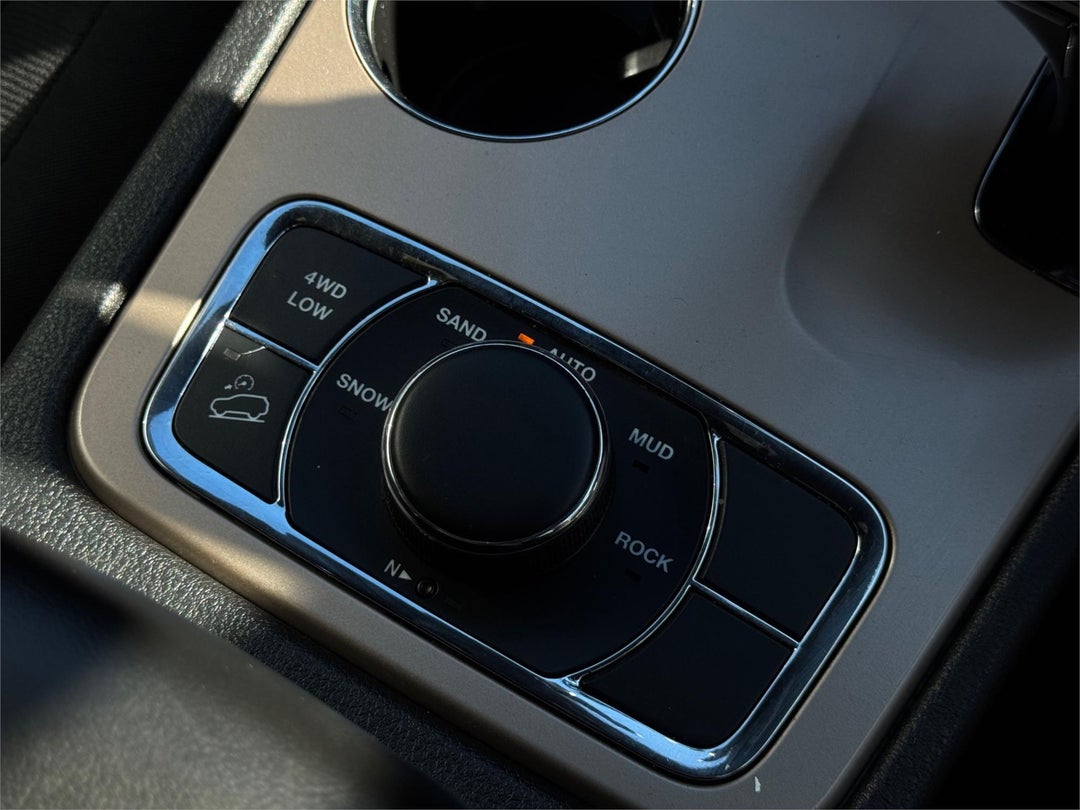 2015 Jeep Grand Cherokee Laredo, Automatic, 83569 km, 