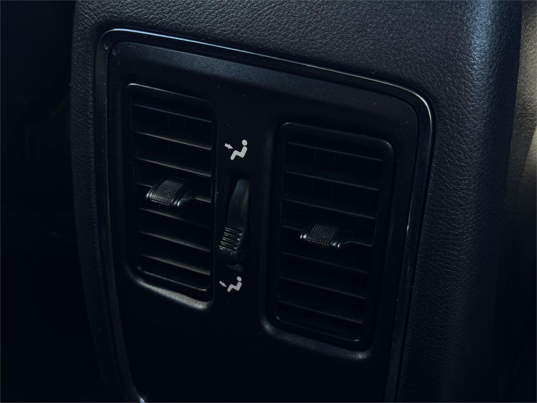 2015 Jeep Grand Cherokee Laredo, Automatic, 83569 km, 