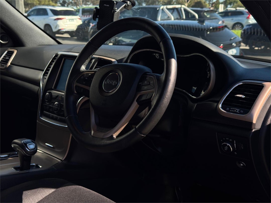 2015 Jeep Grand Cherokee Laredo, Automatic, 83569 km, 