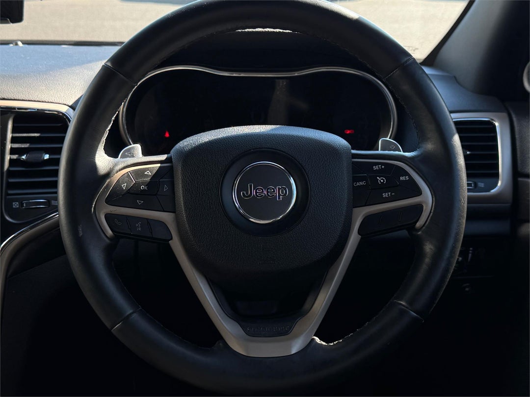 2015 Jeep Grand Cherokee Laredo, Automatic, 83569 km, 