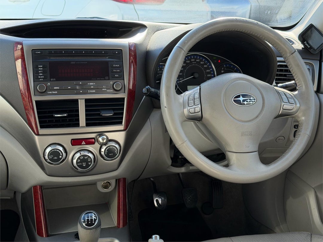 2010 Subaru Forester Xs, Manual, 169570 km, Photo 9