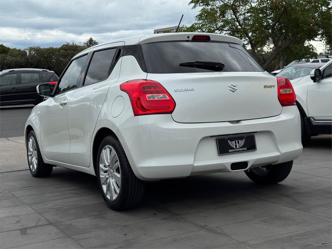 2017 Suzuki Swift Gl Navigator, Automatic, 120117 km, Photo 4