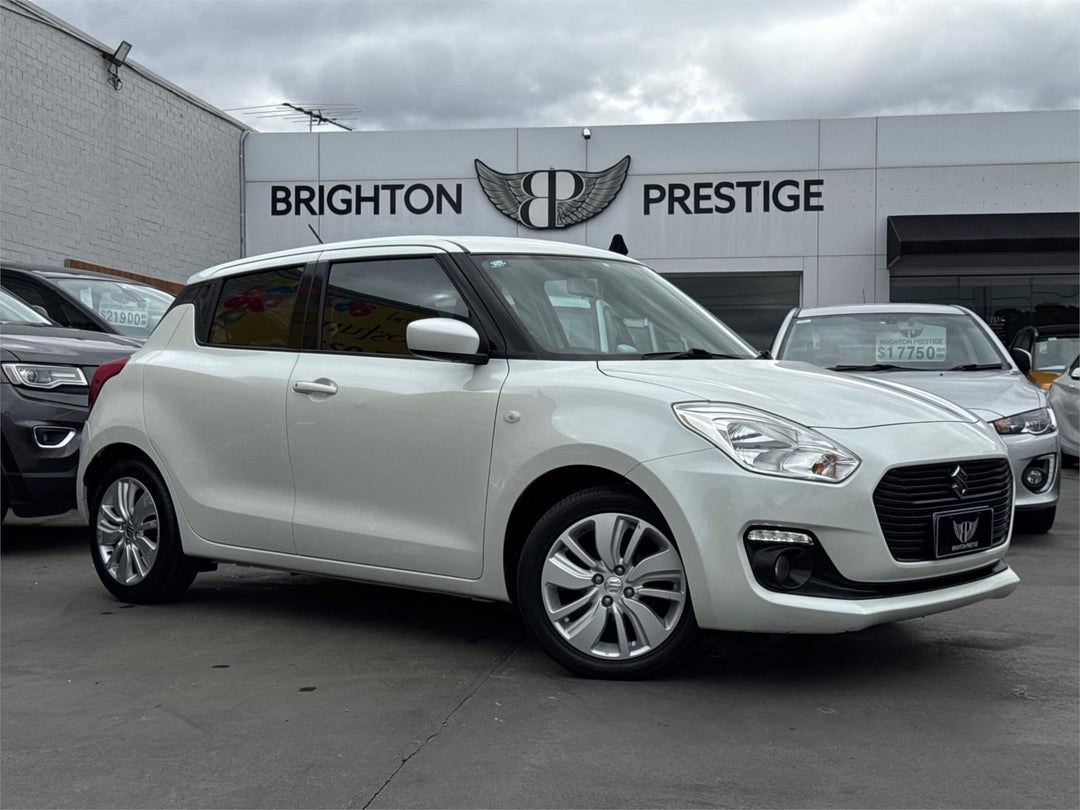 2017 Suzuki Swift Gl Navigator, Automatic, 120117 km, Photo 1