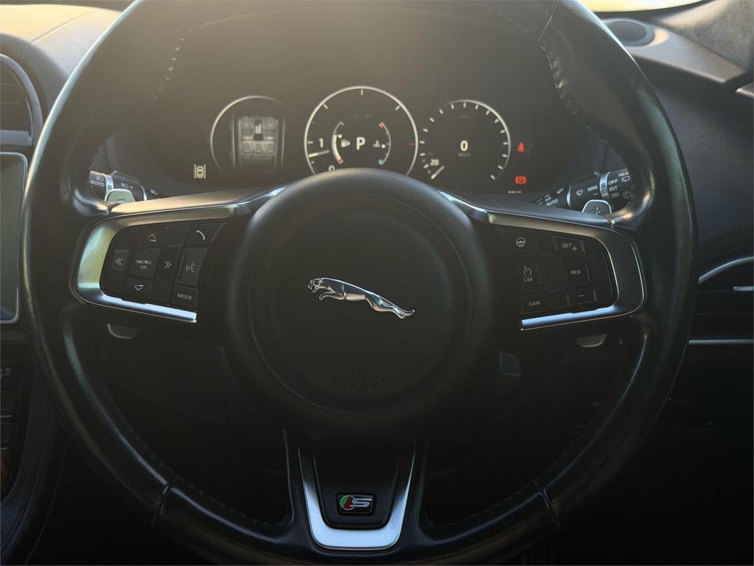 2016 Jaguar F-PACE 30d First Edition, Automatic, 177461 km, Photo 10