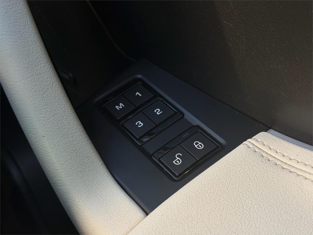 2016 Jaguar F-PACE 30d First Edition, Automatic, 177461 km, Photo 17