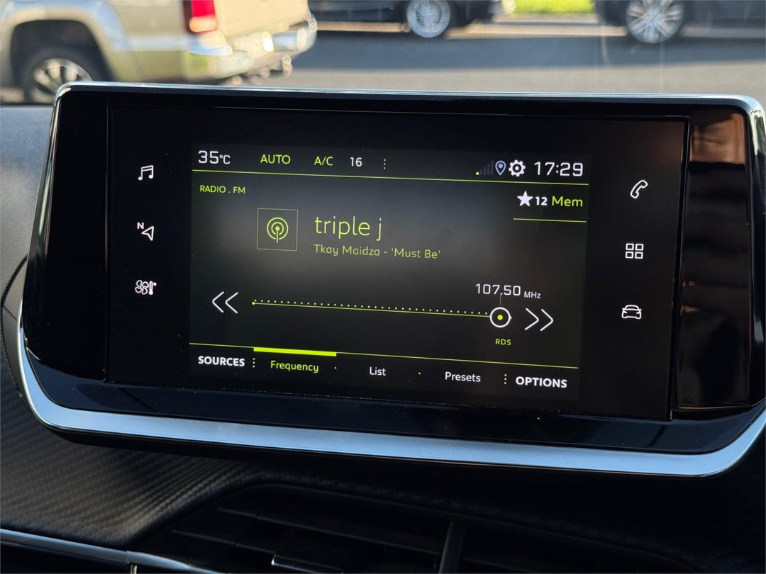 2023 Peugeot 2008 2008, Automatic, 35674 km, Photo 19