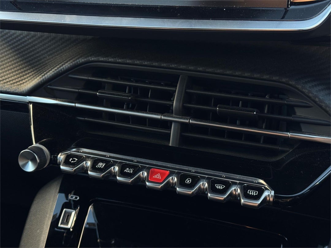 2023 Peugeot 2008 2008, Automatic, 35674 km, Photo 21