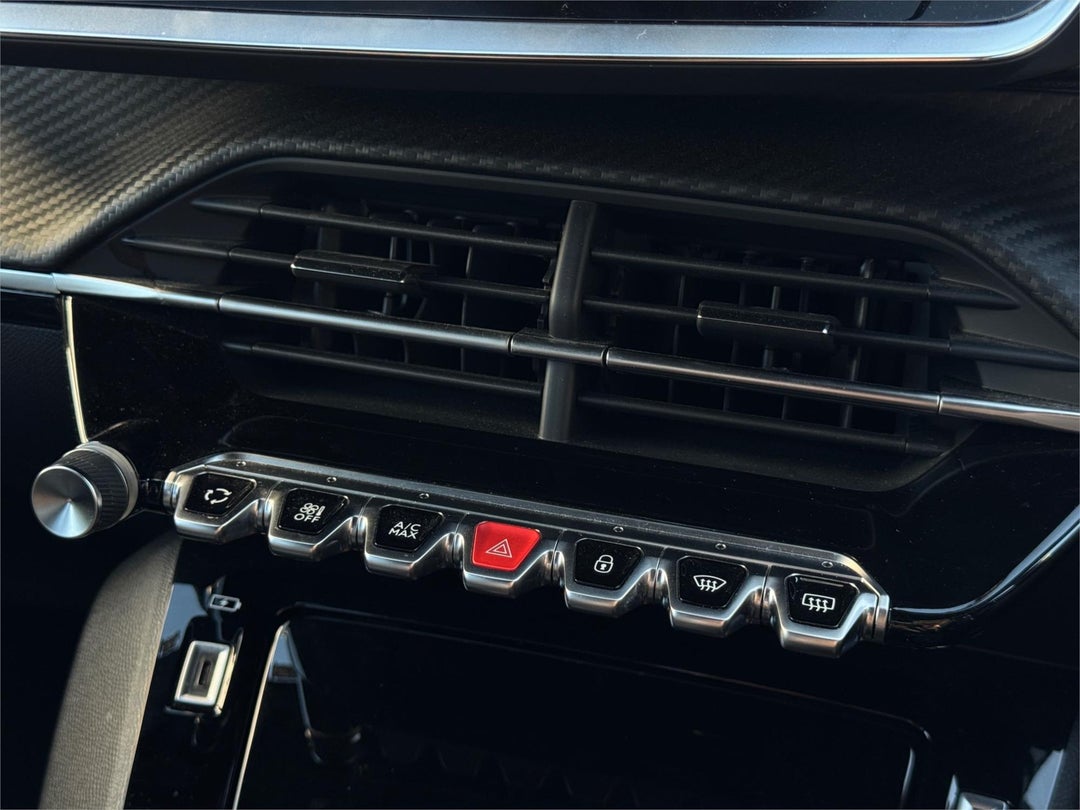 2023 Peugeot 2008 2008, Automatic, 35674 km, Photo 22