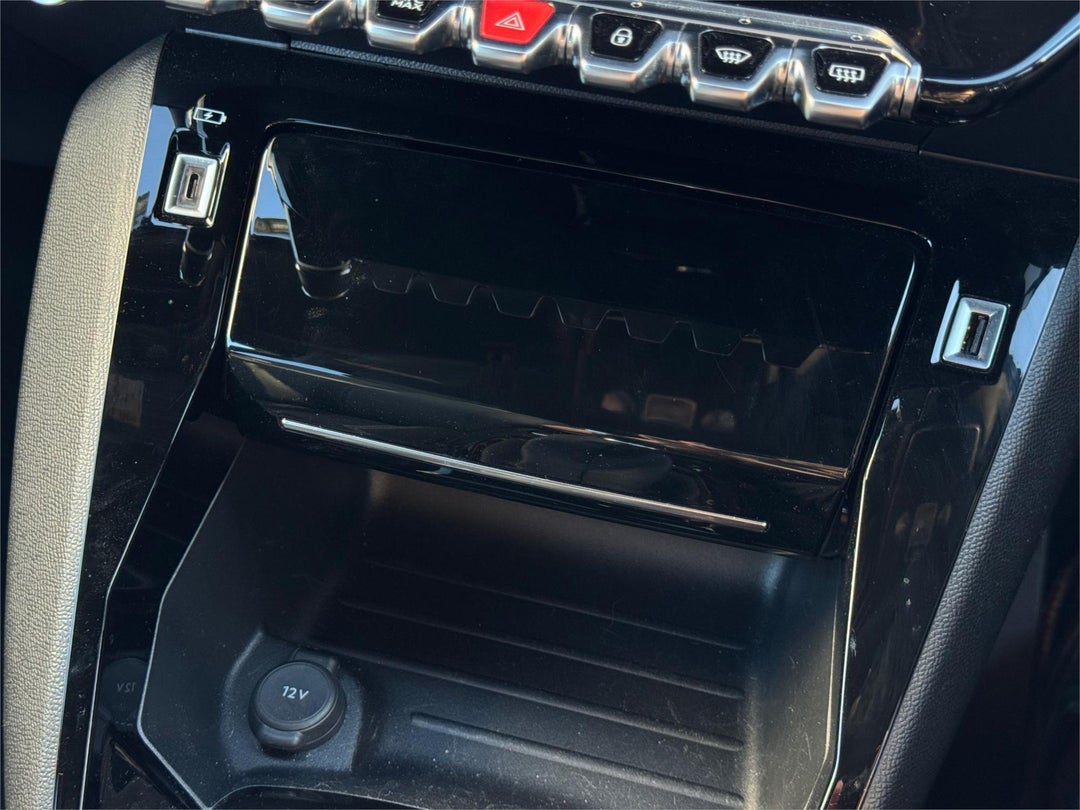 2023 Peugeot 2008 2008, Automatic, 35674 km, Photo 23