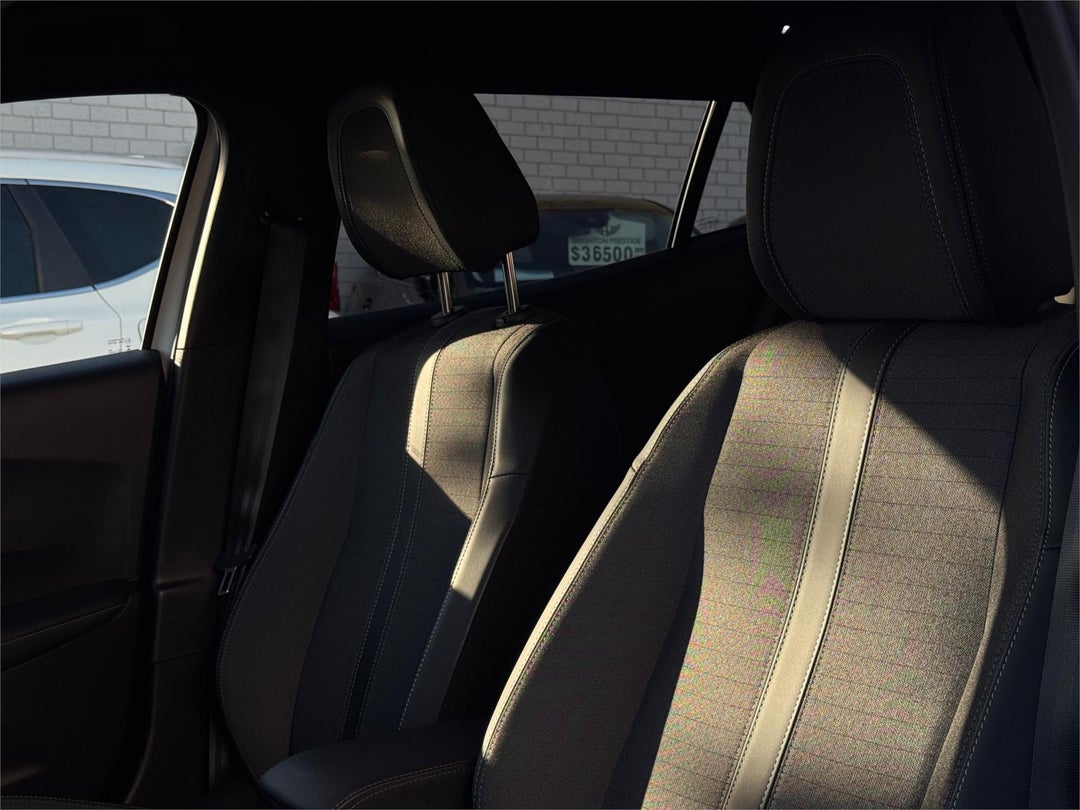 2023 Peugeot 2008 2008, Automatic, 35674 km, Photo 17