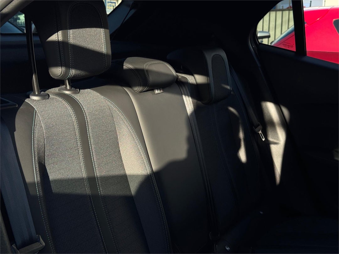 2023 Peugeot 2008 2008, Automatic, 35674 km, Photo 14