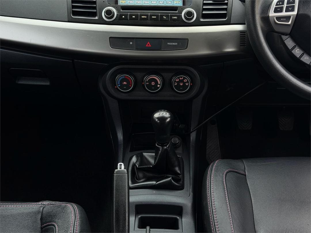 2013 Mitsubishi Lancer Es, Manual, 149236 km, Photo 13