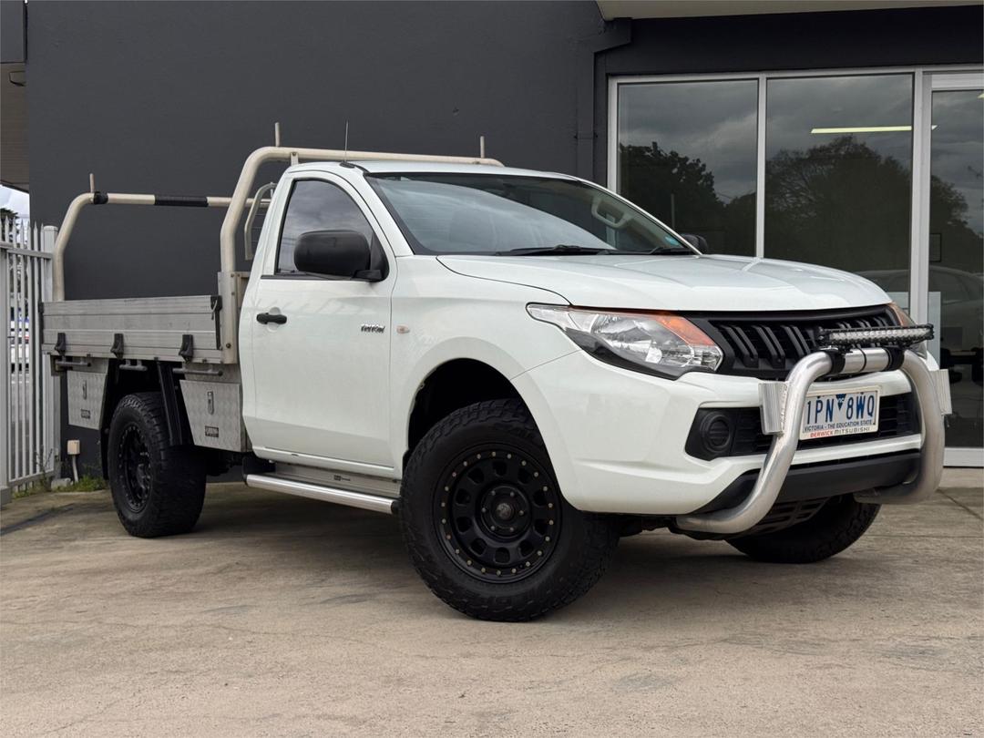 2017 Mitsubishi Triton Glx, Automatic, 175169 km, Photo 1