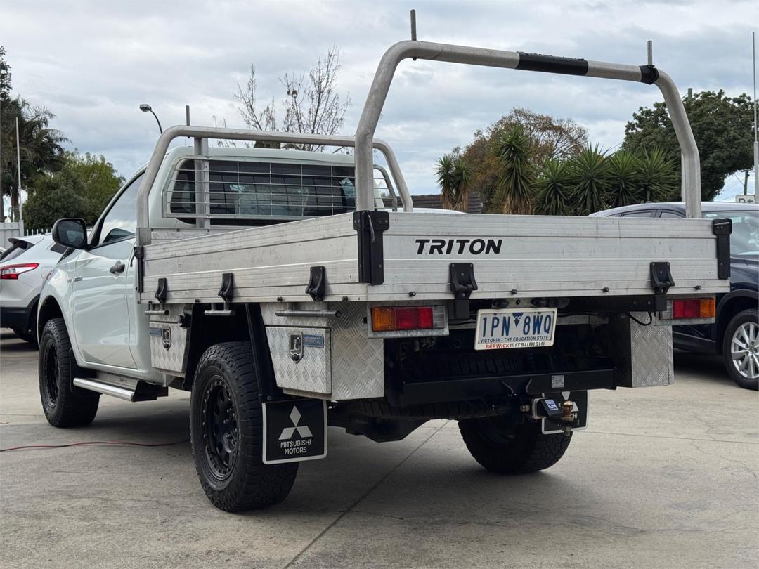 2017 Mitsubishi Triton Glx, Automatic, 175169 km, Photo 5