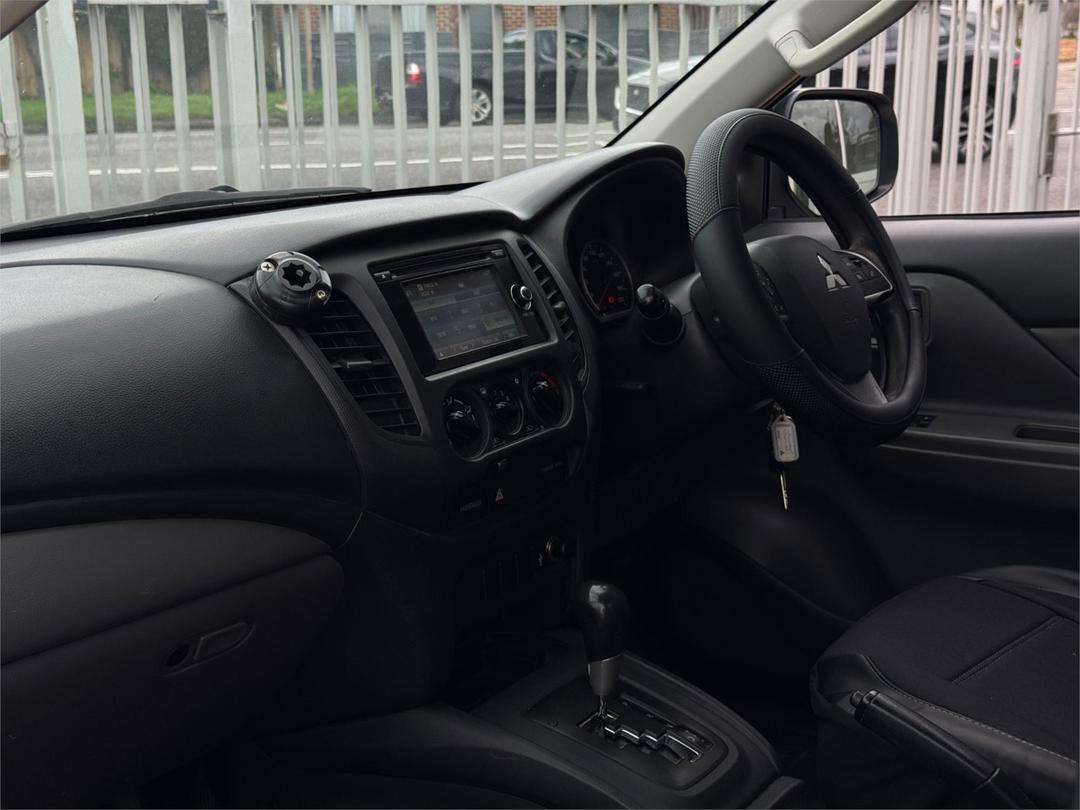 2017 Mitsubishi Triton Glx, Automatic, 175169 km, Photo 9