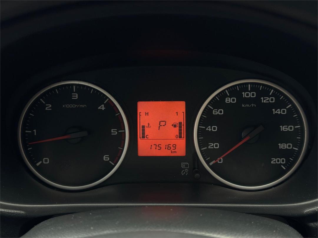 2017 Mitsubishi Triton Glx, Automatic, 175169 km, Photo 12