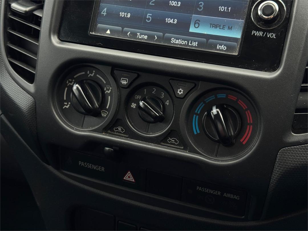 2017 Mitsubishi Triton Glx, Automatic, 175169 km, Photo 14