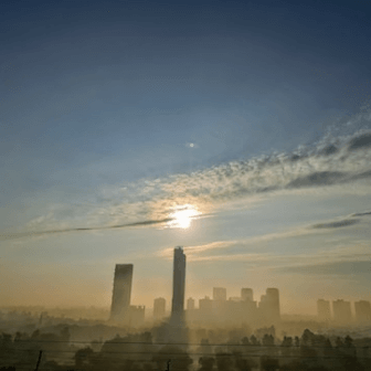 https://fastly-production.24c.in/cars24/cities/real-life/1678705801_gurgaon.png