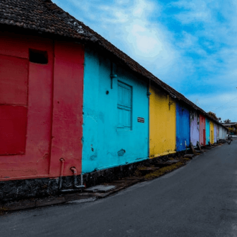 https://fastly-production.24c.in/cars24/cities/real-life/1678705989_kochi.png