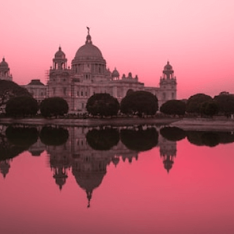https://fastly-production.24c.in/cars24/cities/real-life/1678706014_kolkata.png
