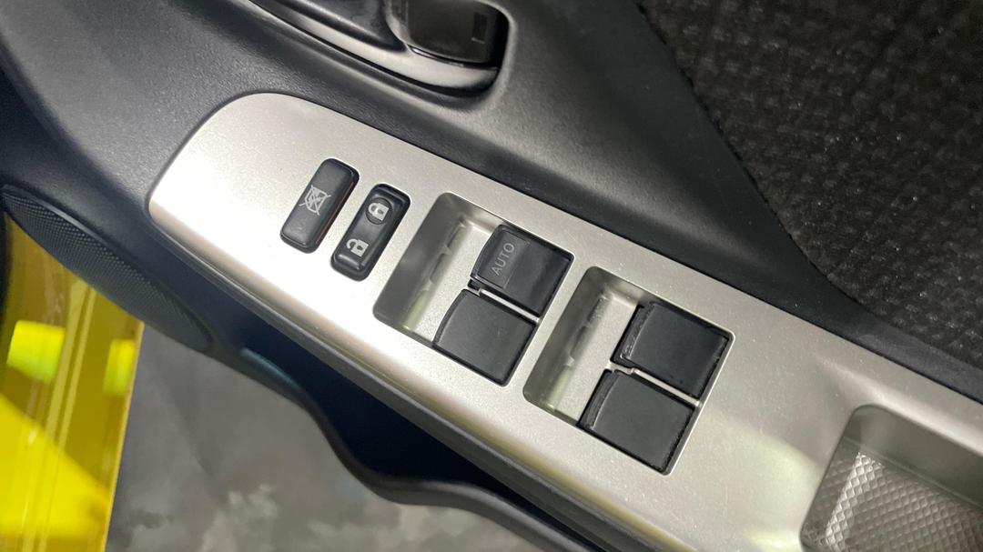 2016 Toyota Yaris Ascent, Manual, 72542 km, Drivers Side Door Panel Controls