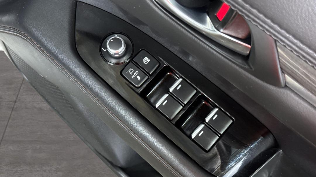 2017 Mazda CX-5 Gt (4x4), Automatic, 132723 km, Drivers Side Door Panel Controls