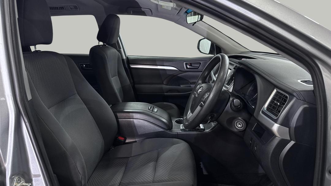 2018 Toyota Kluger Gx (4x2), Automatic, 76982 km, Right Side Front Door Cabin View