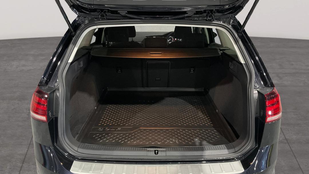 2018 Volkswagen Golf Alltrack 132 Tsi, Automatic, 64731 km, Boot Inside View