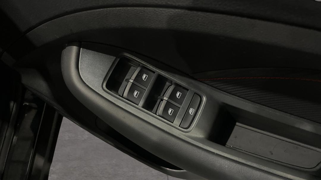 2023 MG Zst Excite, Automatic, 13124 km, Drivers Side Door Panel Controls