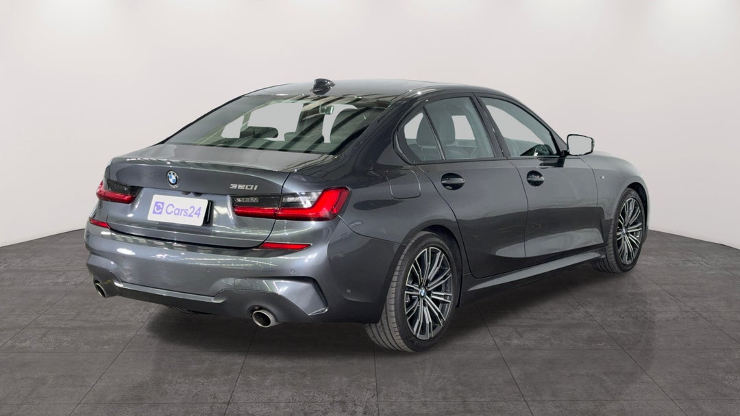 Right Back Diagonal (45- Degree) View