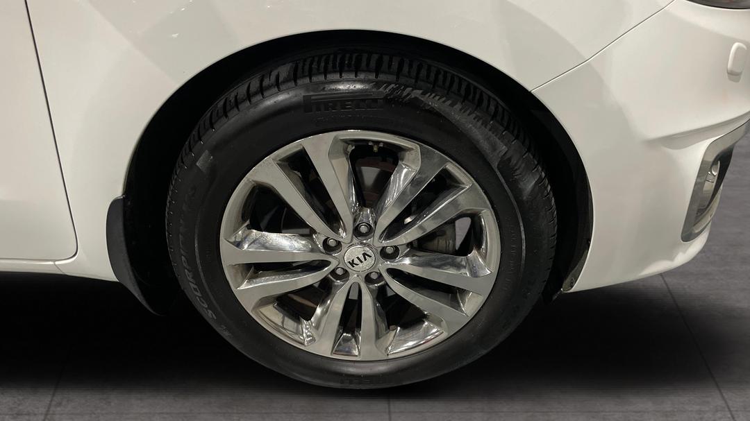 2018 Kia Carnival Platinum, Automatic, 143770 km, Right Front Wheel