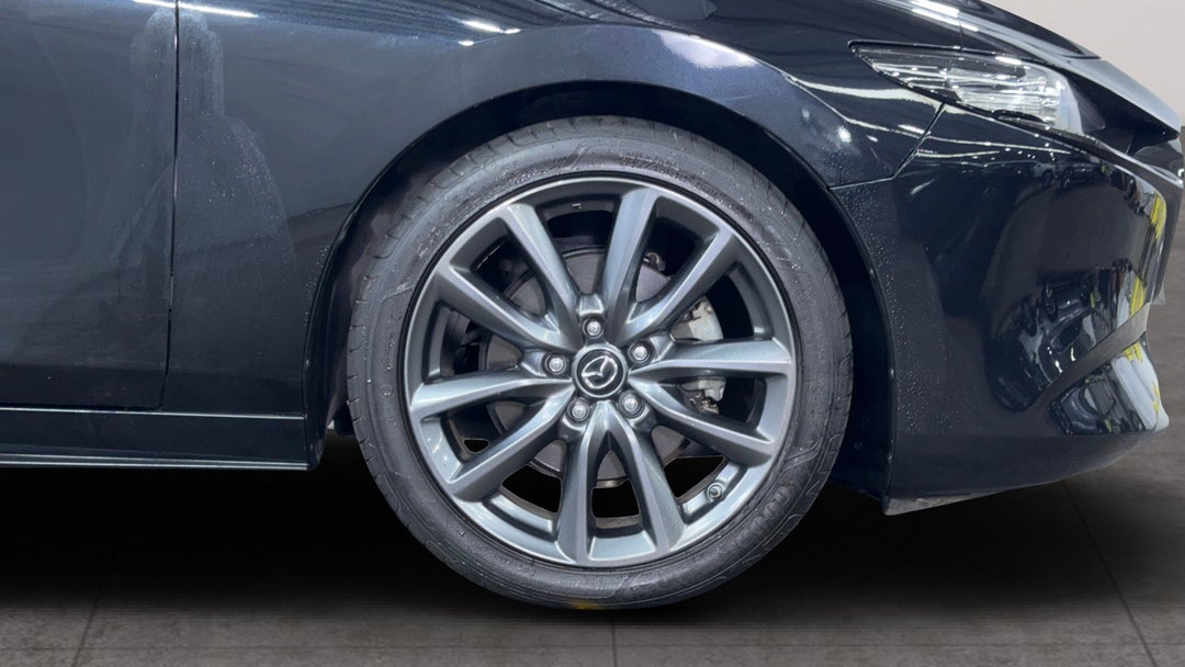 2019 Mazda 3 G25 Gt, Automatic, 82403 km, Right Front Wheel