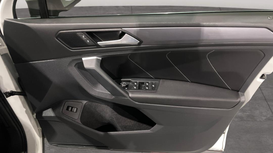 2019 Volkswagen Tiguan 132 Tsi R-line Edition, Automatic, 131927 km, Speaker View