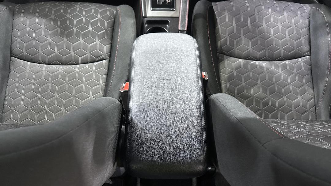 2023 Mitsubishi ASX Mr (2WD), Automatic, 16835 km, Center Console
