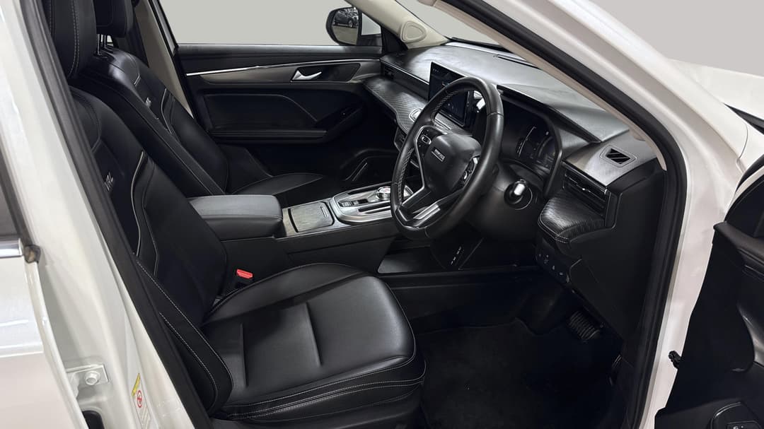 2022 GWM Haval Jolion Lux Hybrid, Automatic, 38921 km, Right Side Front Door Cabin View