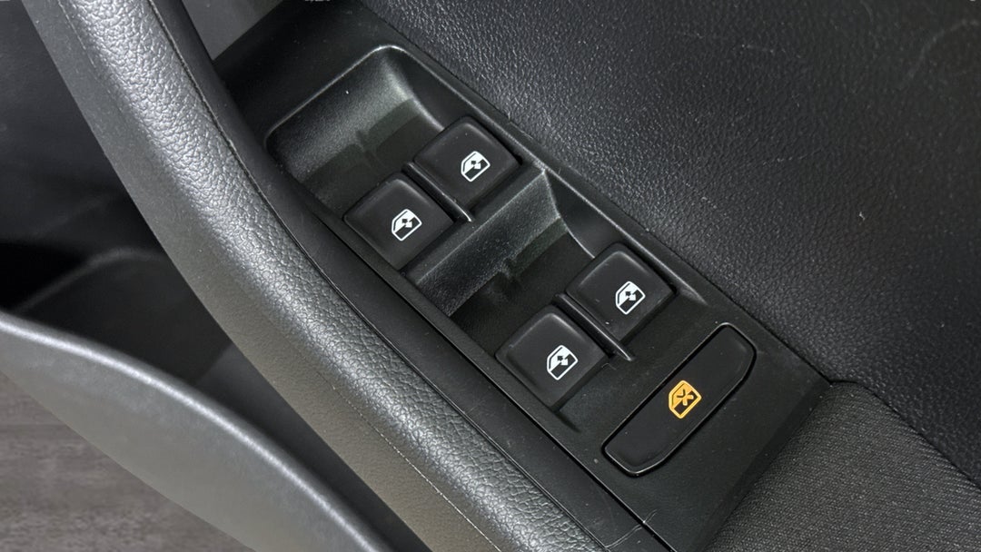 2019 SKODA Fabia 81 Tsi, Automatic, 55271 km, Drivers Side Door Panel Controls